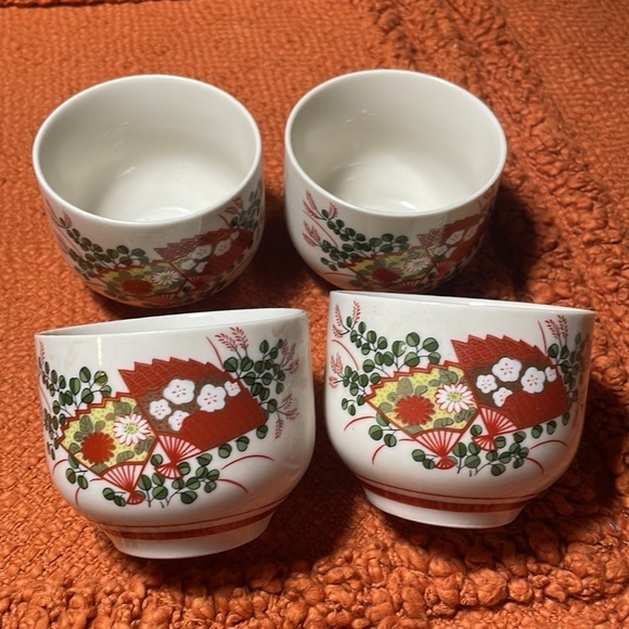 Set of Four Vintage Sake Drinkware - Made in Japan - Picture 1 of 10
